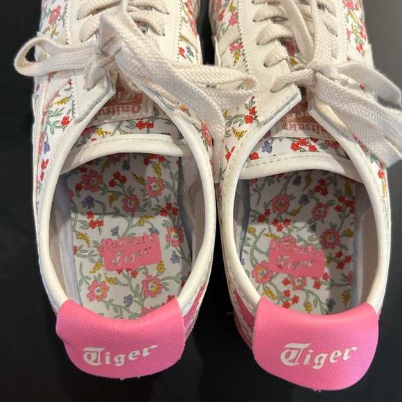 Onitsuka Tiger cherry Blossom floral- Japan exclusive - Picture 3 of 6